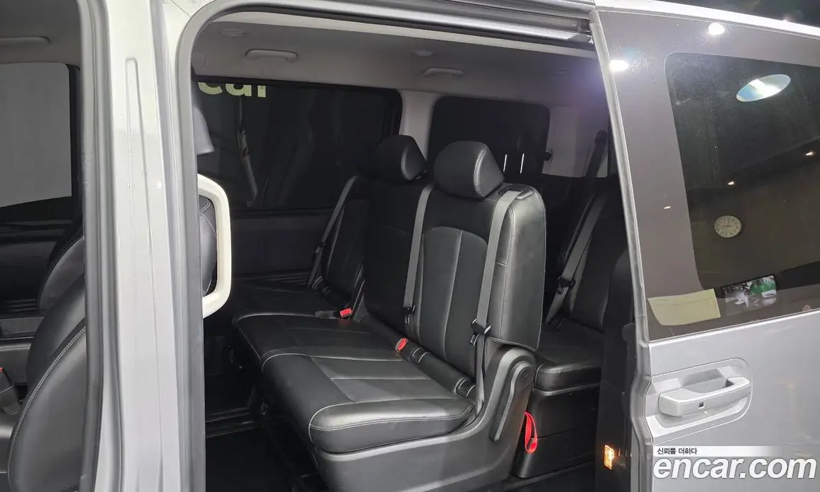 Hyundai Staria 2022 2.2 автомат (гидро), фото 16