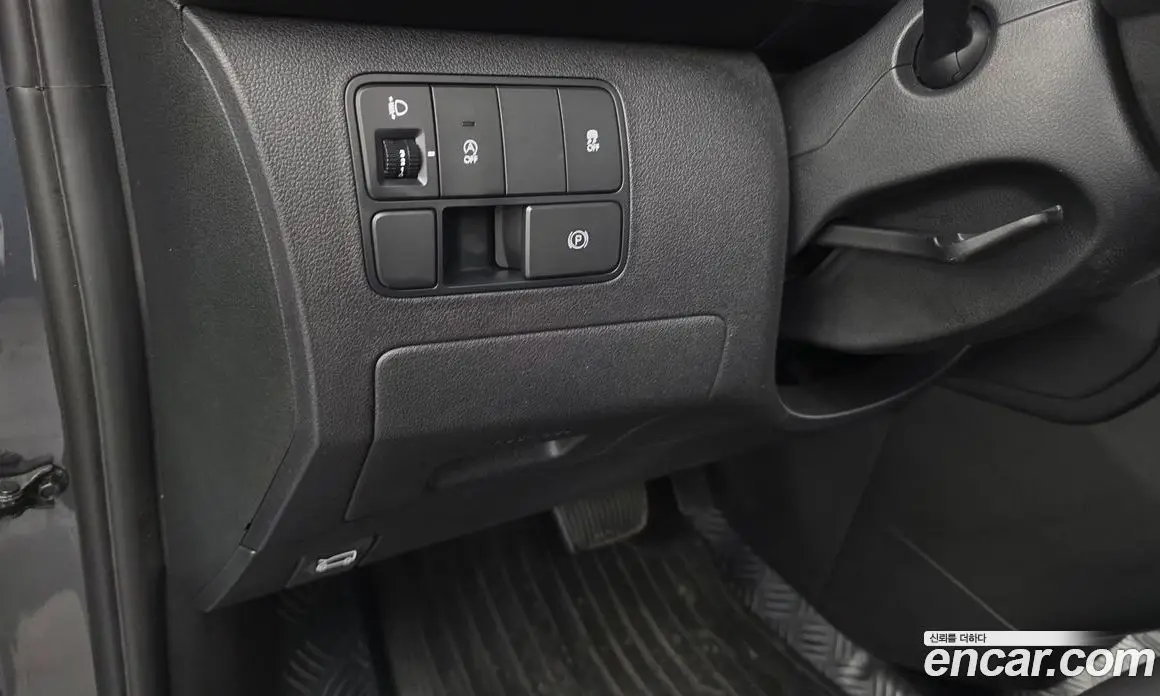 Hyundai Staria 2023 2.2 автомат (гидро), фото 18