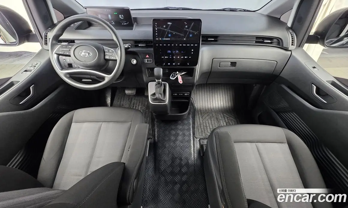 Hyundai Staria 2023 2.2 автомат (гидро), фото 7