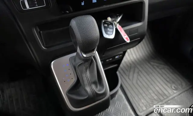 Hyundai Staria 2023 2.2 автомат (гидро), миниатюра 9