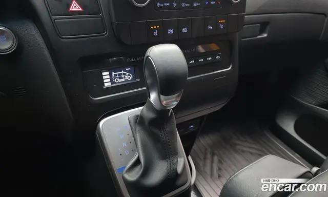 Hyundai Staria 2025 3.5 автомат (гидро), миниатюра 9