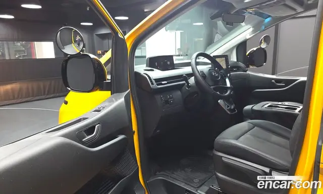 Hyundai Staria 2025 3.5 автомат (гидро), миниатюра 10