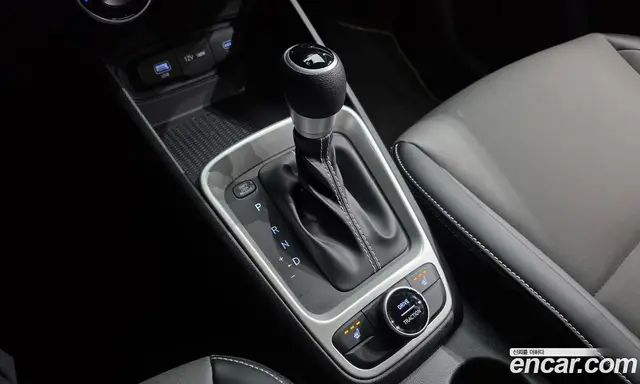 Hyundai Venue 2023 1.6 автомат (гидро), миниатюра 12