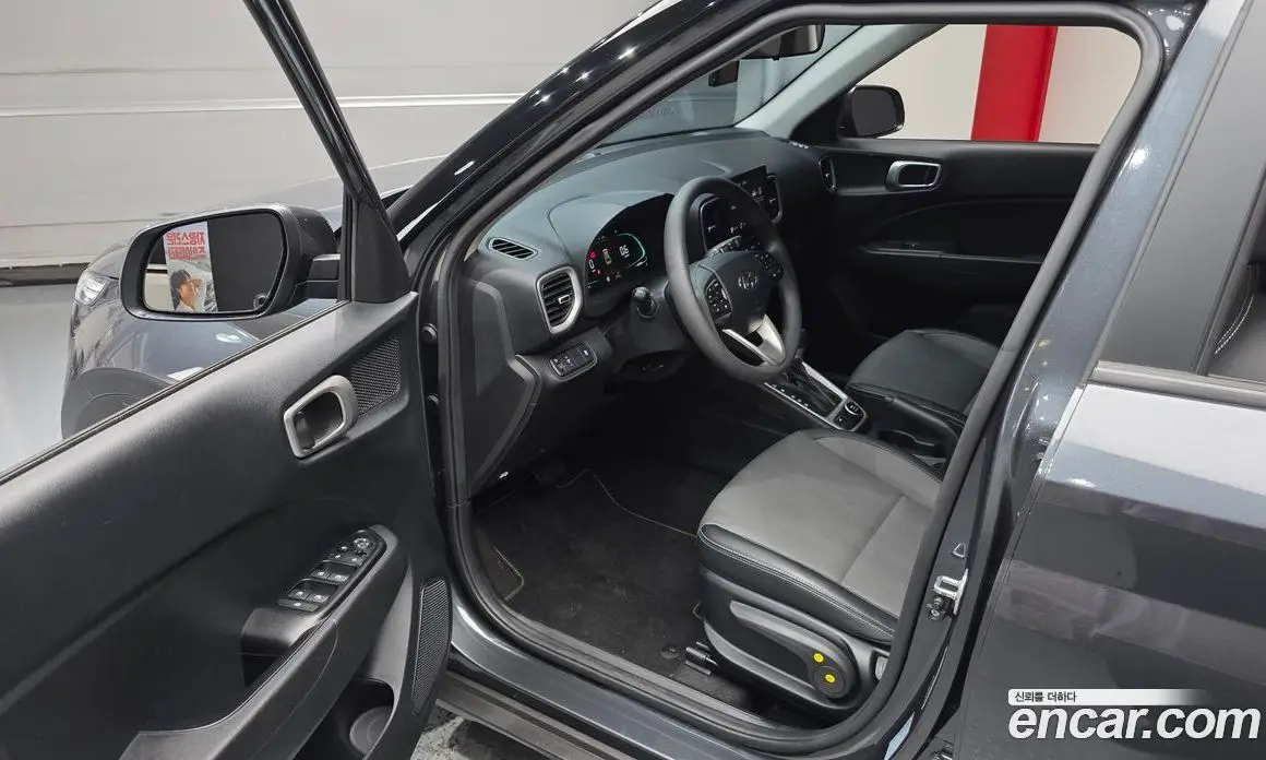 Hyundai Venue 2023 1.6 автомат (гидро), фото 13