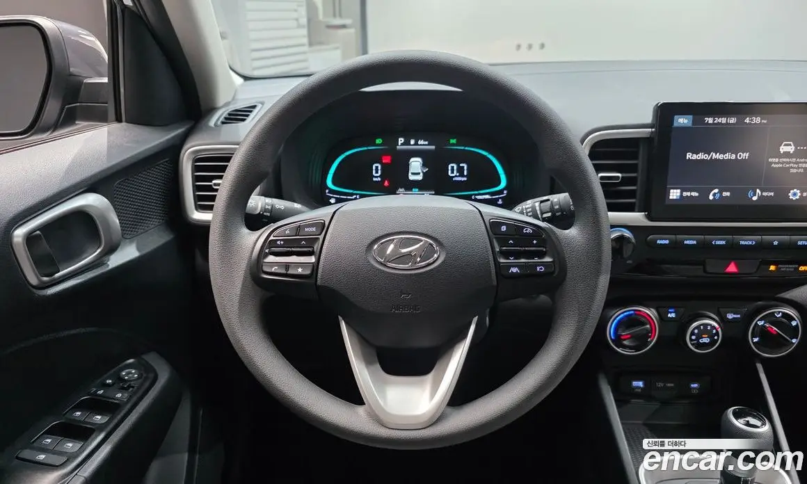 Hyundai Venue 2023 1.6 автомат (гидро), фото 18