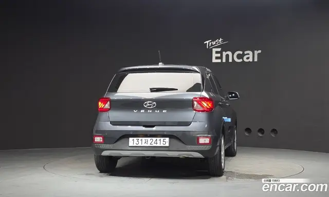 Hyundai Venue 2023 1.6 автомат (гидро), миниатюра 4