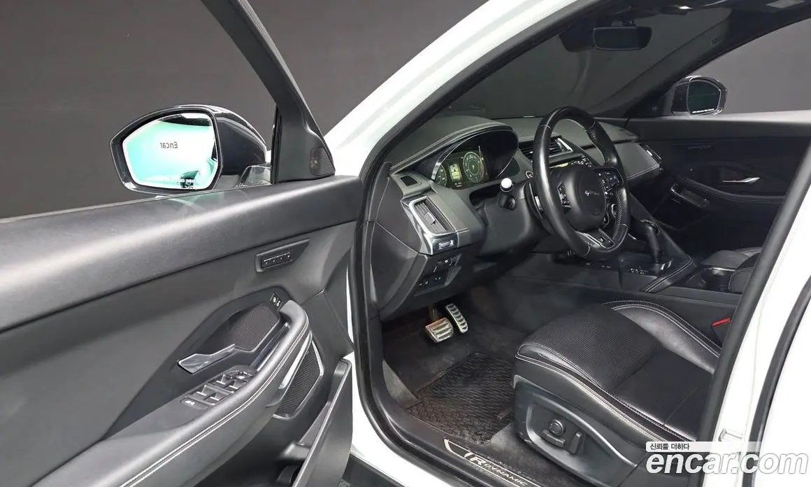 Jaguar E-Pace 2018 2.0 автомат (гидро), фото 13