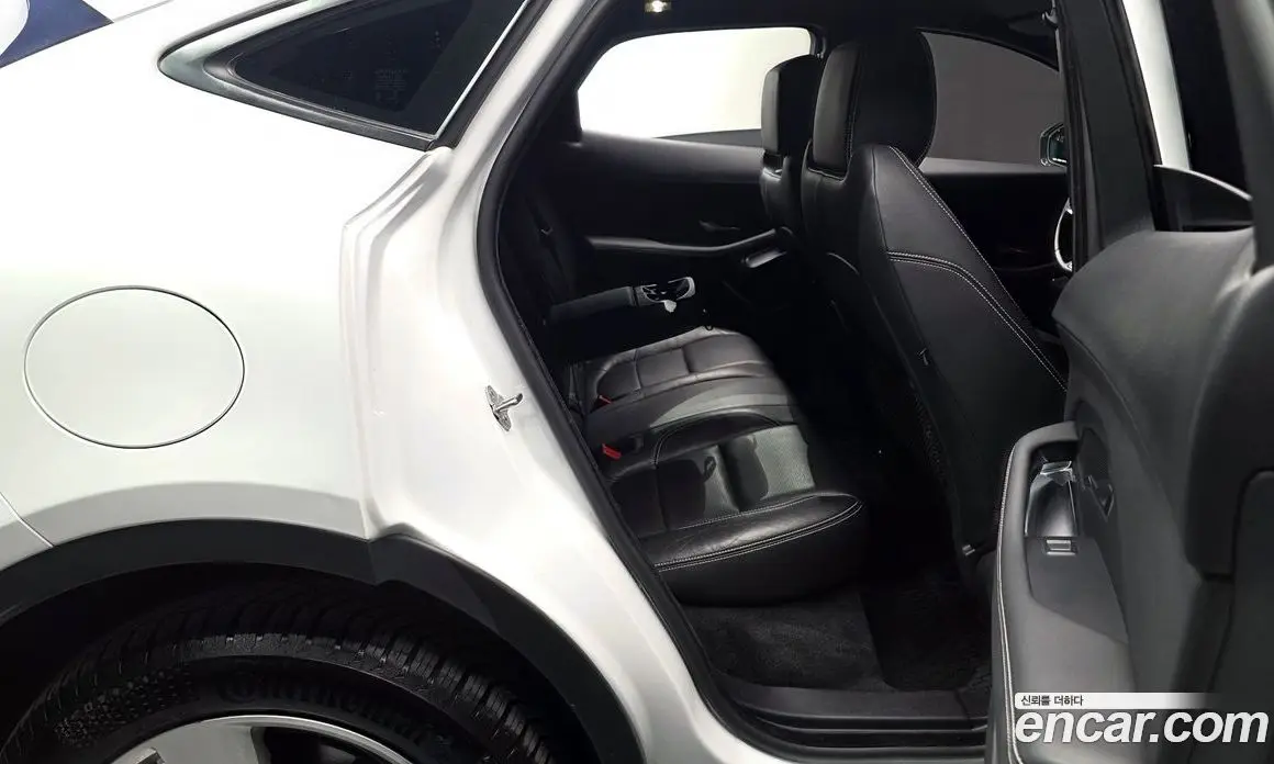 Jaguar E-Pace 2018 2.0 автомат (гидро), фото 17