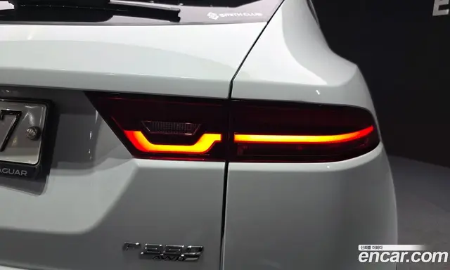 Jaguar E-Pace 2018 2.0 автомат (гидро), миниатюра 9