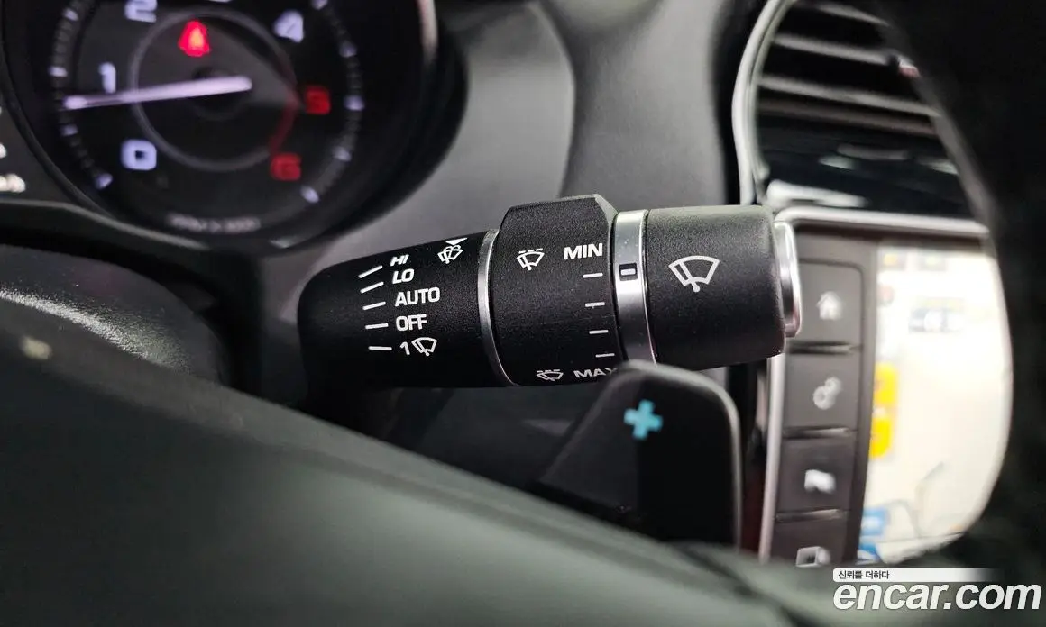 Jaguar XE 2016 2.0 автомат (гидро), фото 15