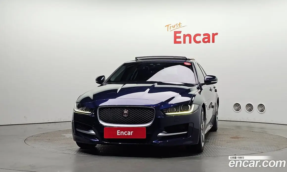 Jaguar XE 2016 2.0 автомат (гидро), фото 3