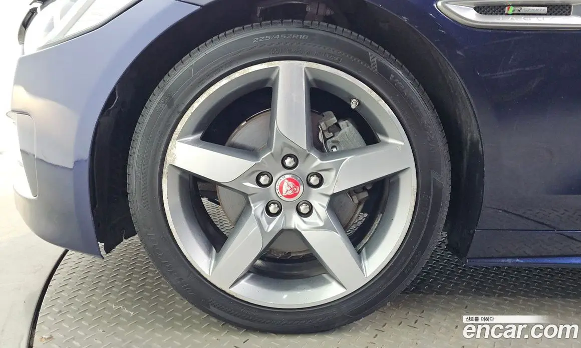 Jaguar XE 2016 2.0 автомат (гидро), фото 5