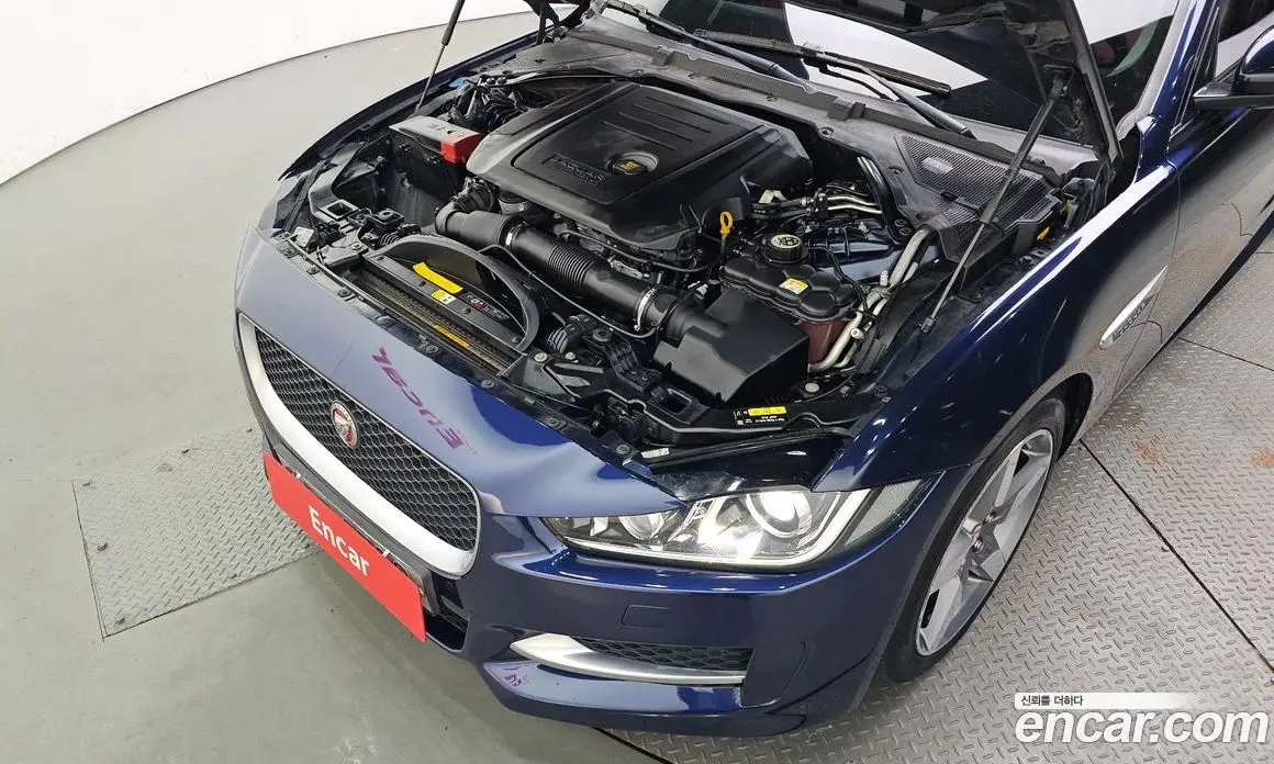 Jaguar XE 2016 2.0 автомат (гидро), фото 6