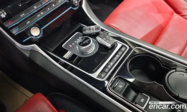 Jaguar XE 2016 2.0 автомат (гидро), миниатюра 9