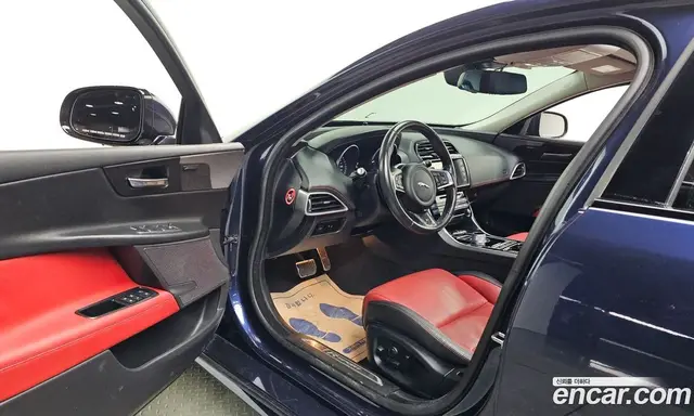 Jaguar XE 2016 2.0 автомат (гидро), миниатюра 10