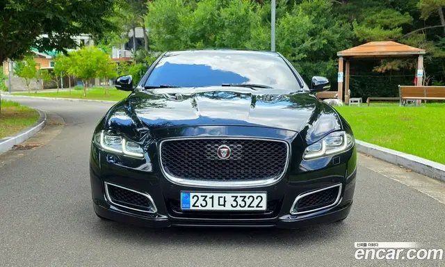 Jaguar XJ 2018 3.0 автомат (гидро), миниатюра 2
