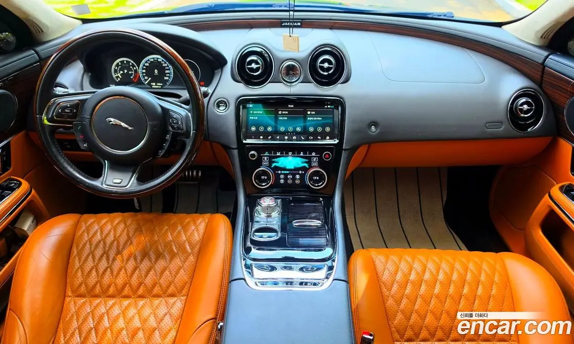 Jaguar XJ 2018 3.0 автомат (гидро), фото 17
