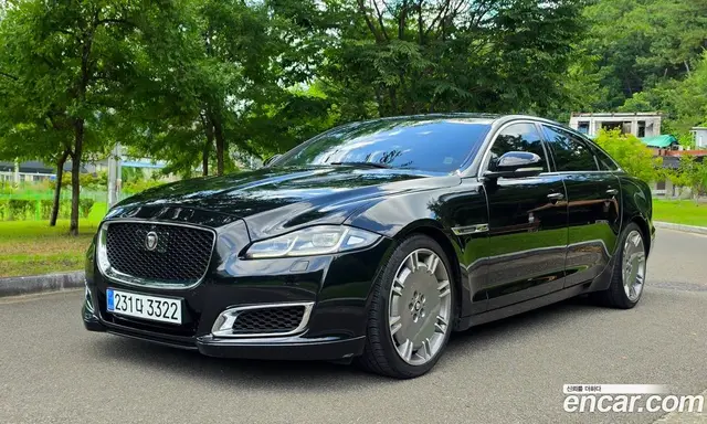 Jaguar XJ 2018 3.0 автомат (гидро), миниатюра 3