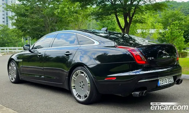 Jaguar XJ 2018 3.0 автомат (гидро), миниатюра 6