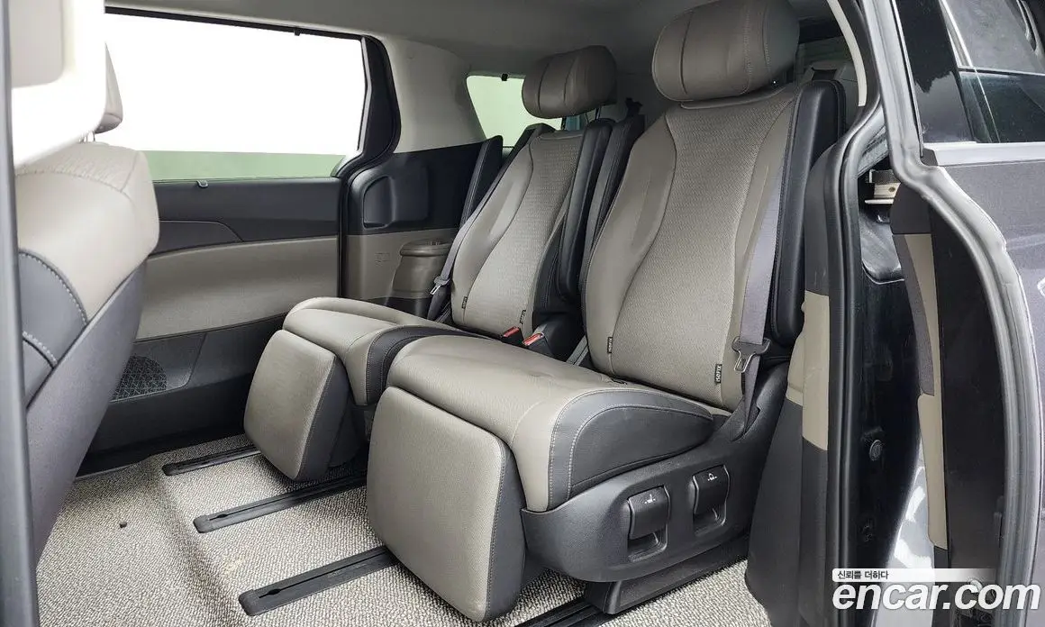 Kia Carnival 2024 2.2 автомат (гидро), фото 18