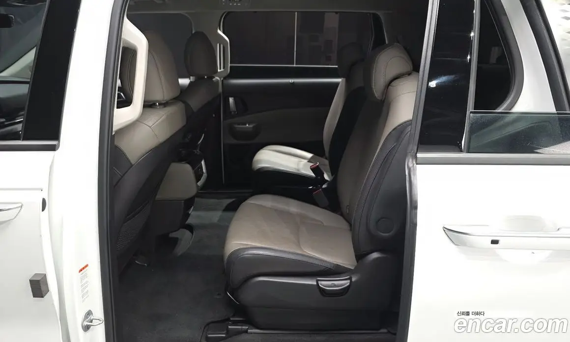 Kia Carnival 2024 2.2 автомат (гидро), фото 17