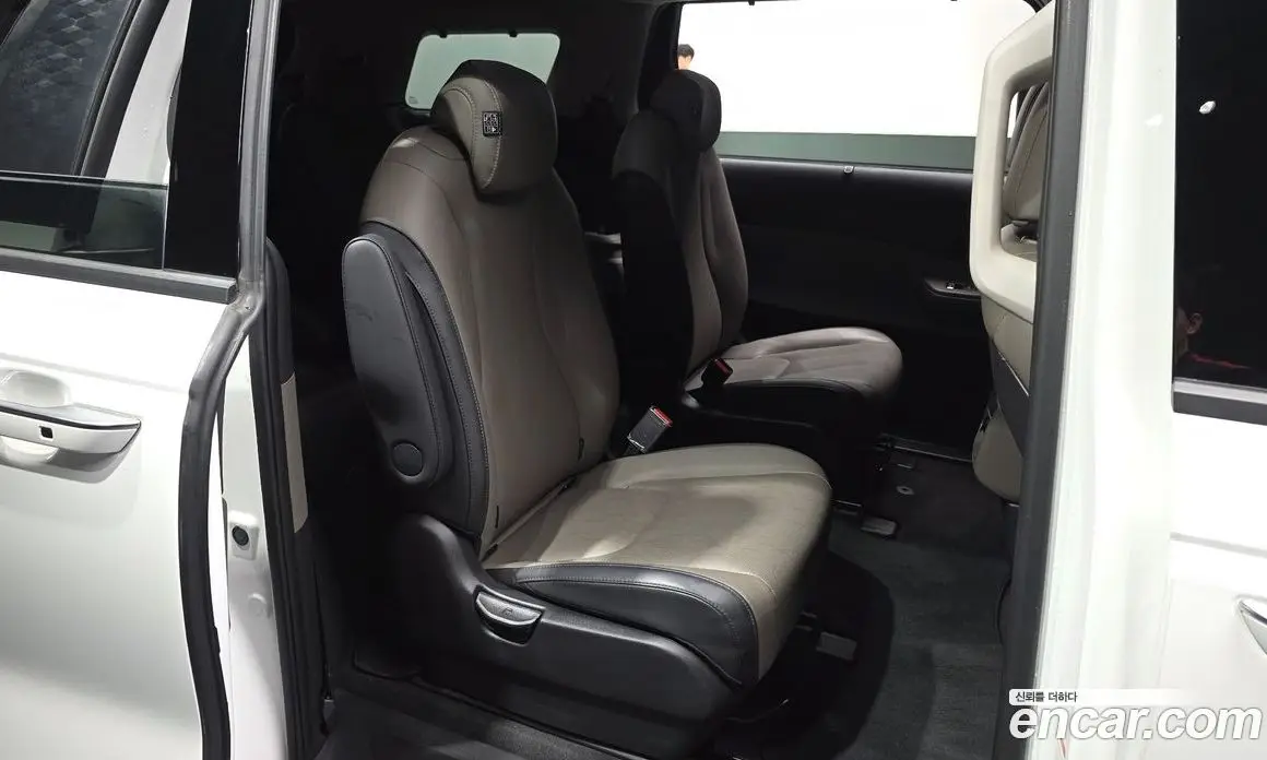 Kia Carnival 2024 2.2 автомат (гидро), фото 18