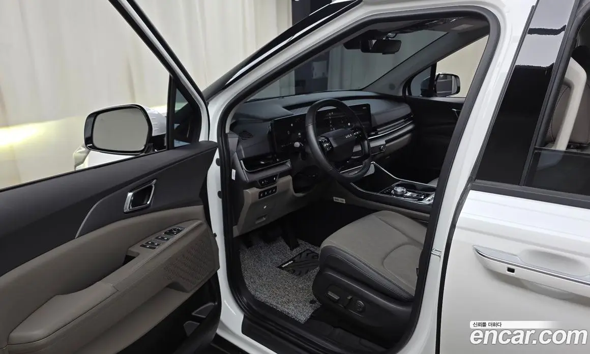 Kia Carnival 2025 1.6 автомат (гидро), фото 13