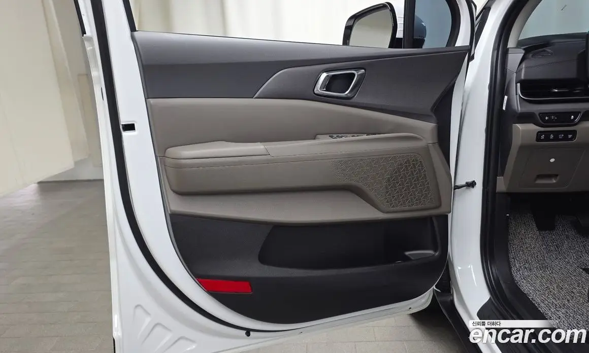 Kia Carnival 2025 1.6 автомат (гидро), фото 14