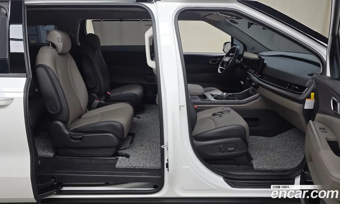 Kia Carnival 2025 1.6 автомат (гидро), фото 16