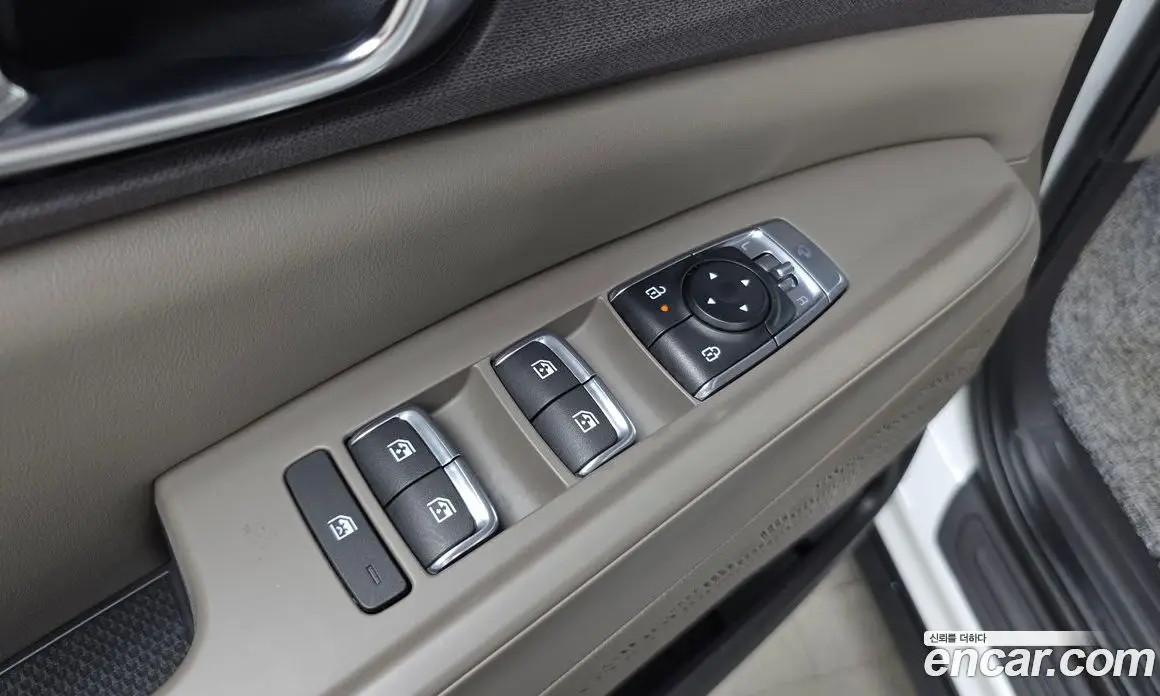 Kia Carnival 2025 1.6 автомат (гидро), фото 28