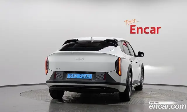 Kia EV4 2026 0.2 автомат (гидро), миниатюра 3