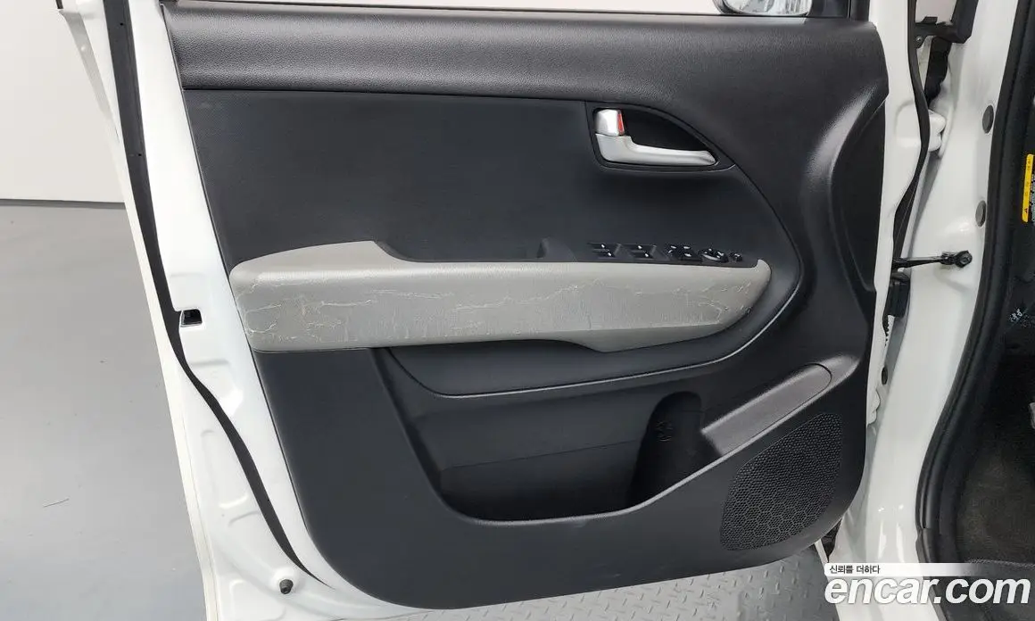 Kia Ray 2023 1.0 автомат (гидро), фото 14