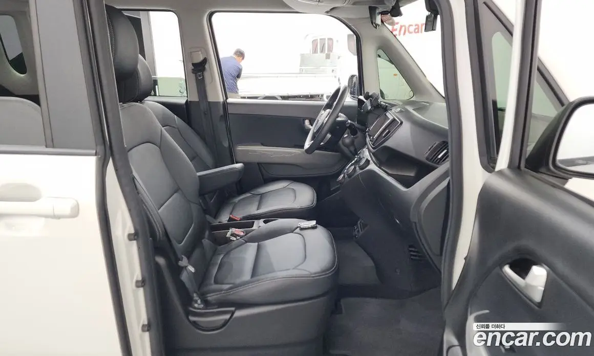 Kia Ray 2023 1.0 автомат (гидро), фото 16