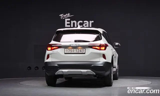 Kia Seltos 2022 1.6 автомат (гидро), миниатюра 3