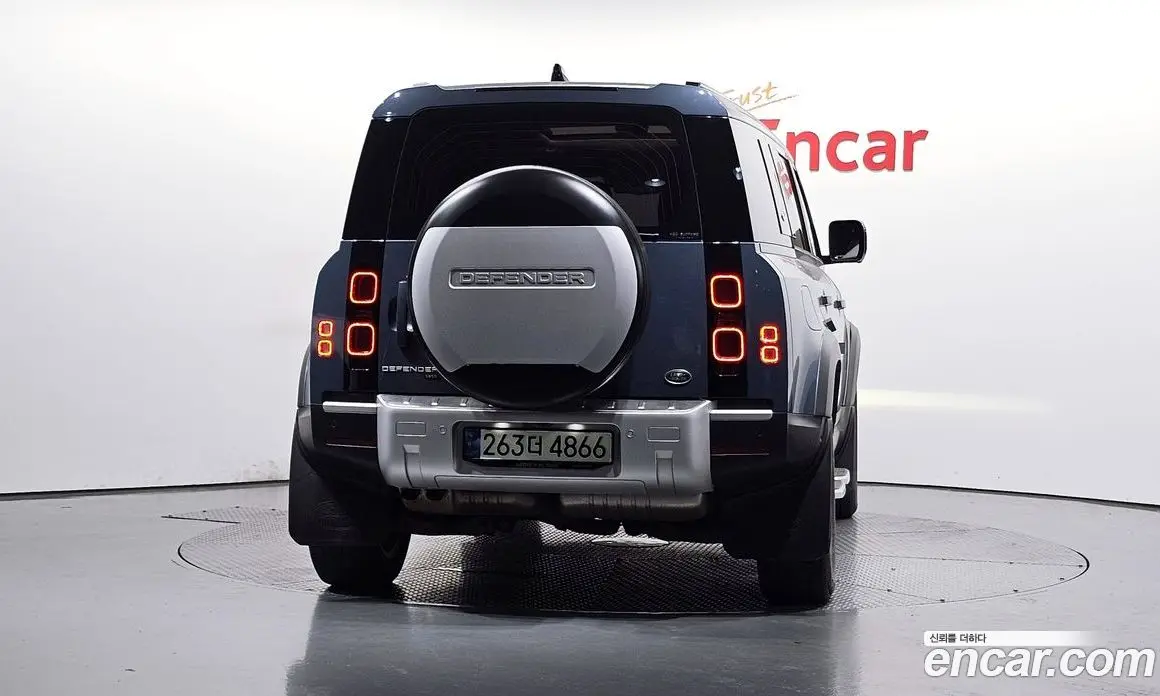 Land Rover Defender 2021 3.0 автомат (гидро), фото 3