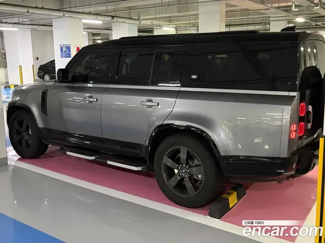 Land Rover Defender 2023 3.0 автомат (гидро), миниатюра 3