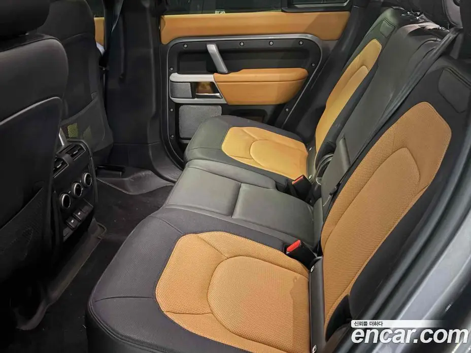 Land Rover Defender 2023 3.0 автомат (гидро), фото 8