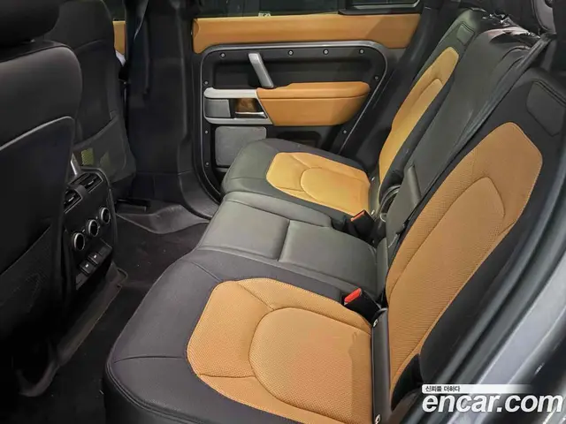 Land Rover Defender 2023 3.0 автомат (гидро), миниатюра 8
