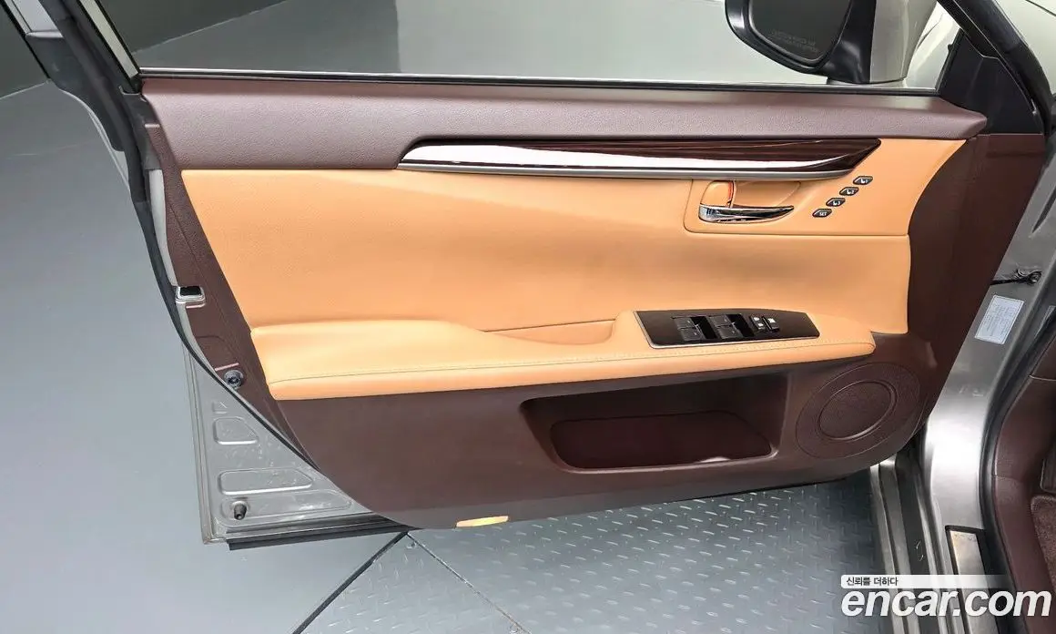 Lexus ES 2018 2.5 автомат (гидро), фото 14