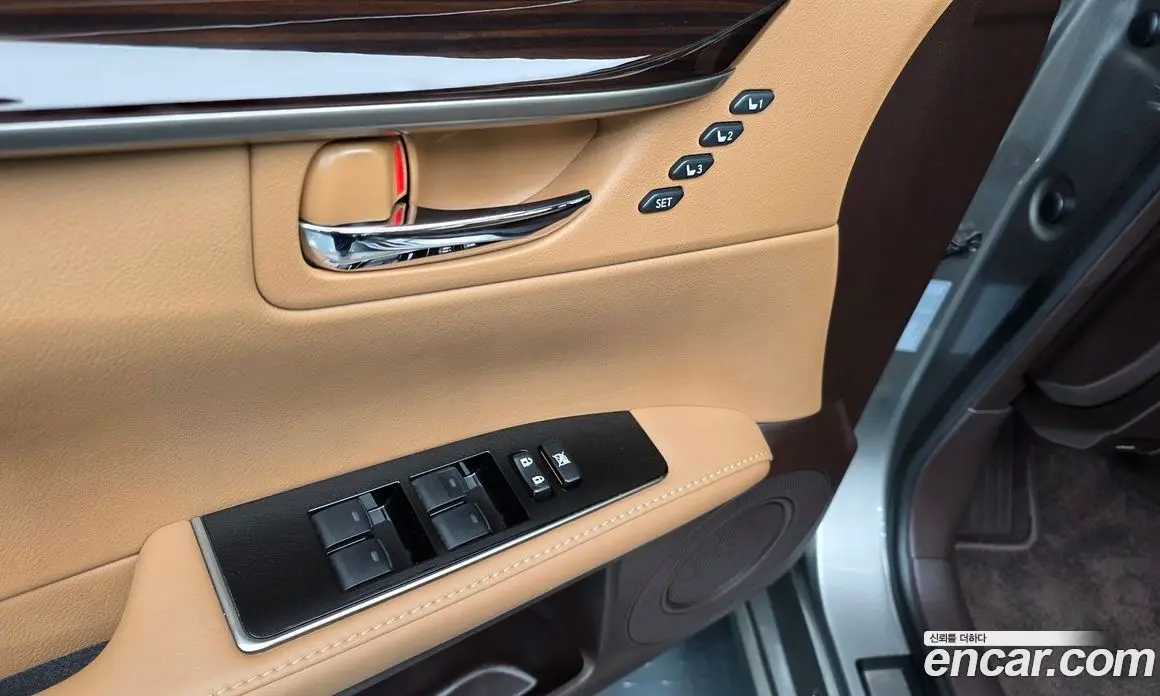 Lexus ES 2018 2.5 автомат (гидро), фото 26