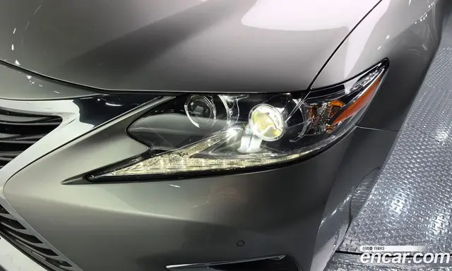 Lexus ES 2018 2.5 автомат (гидро), миниатюра 8