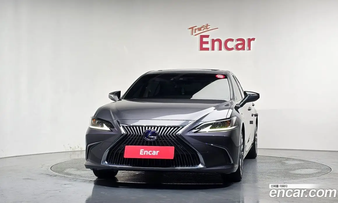 Lexus ES 2019 2.5 автомат (гидро), фото 3