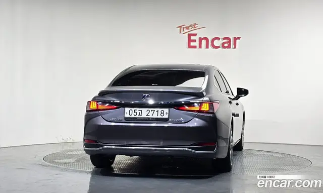 Lexus ES 2019 2.5 автомат (гидро), миниатюра 4