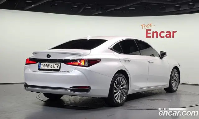 Lexus ES 2024 2.5 автомат (гидро), миниатюра 2
