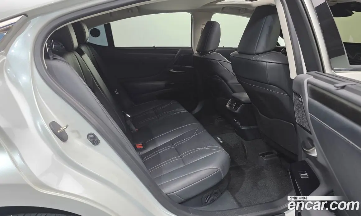 Lexus ES 2024 2.5 автомат (гидро), фото 11