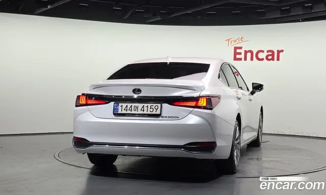 Lexus ES 2024 2.5 автомат (гидро), миниатюра 4
