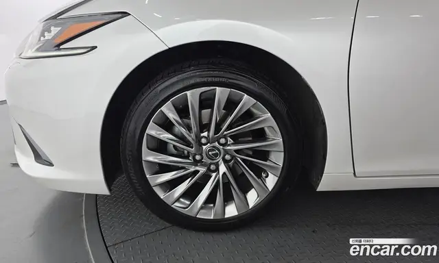Lexus ES 2024 2.5 автомат (гидро), миниатюра 5