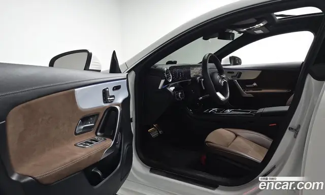 Mercedes-Benz CLA-Class 2024 2.0 автомат (гидро), миниатюра 12