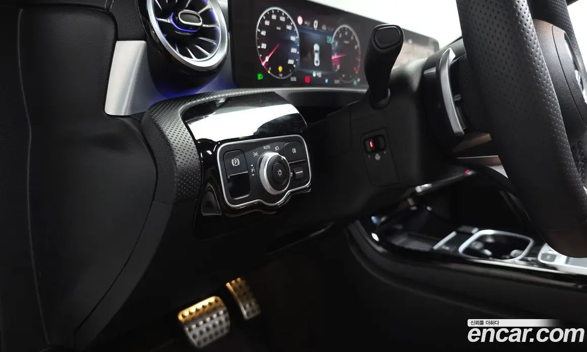 Mercedes-Benz CLA-Class 2024 2.0 автомат (гидро), фото 23