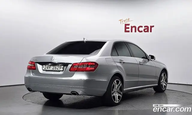 Mercedes-Benz E-Class 2011 3.5 автомат (гидро), миниатюра 2